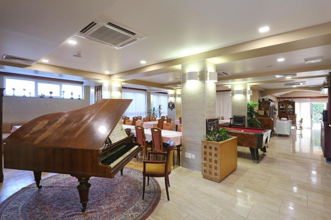 Villa Tade Debeljak Luaran gambar